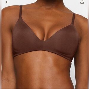 SKIMS NWOT Wireless Form Push Up Bra - Cocoa